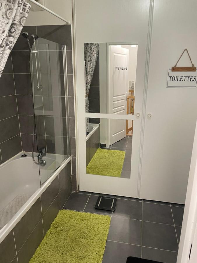 Chambre Agreable Avec Jacuzzi Marseille Exterior photo