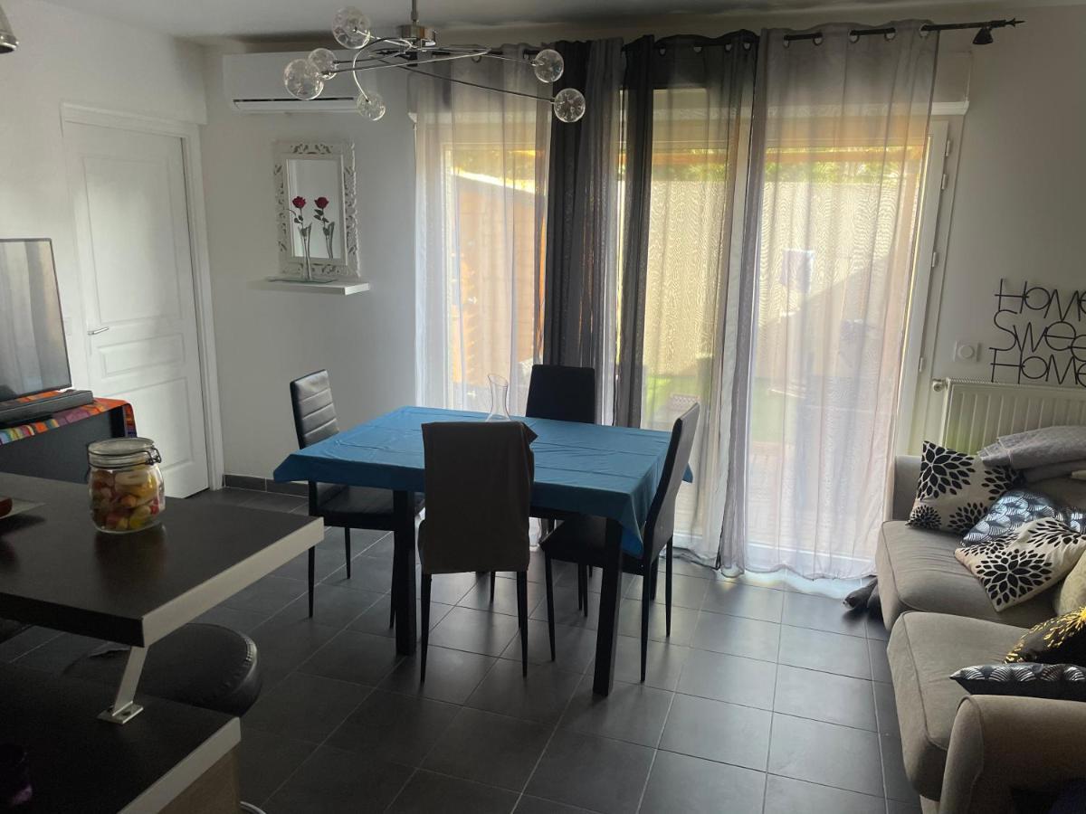 Chambre Agreable Avec Jacuzzi Marseille Exterior photo