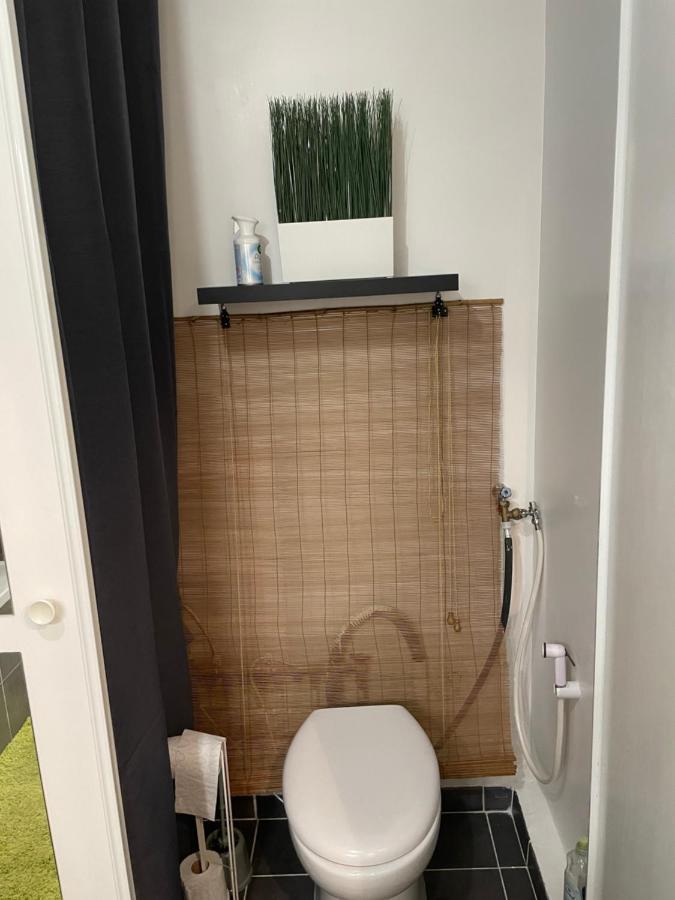 Chambre Agreable Avec Jacuzzi Marseille Exterior photo